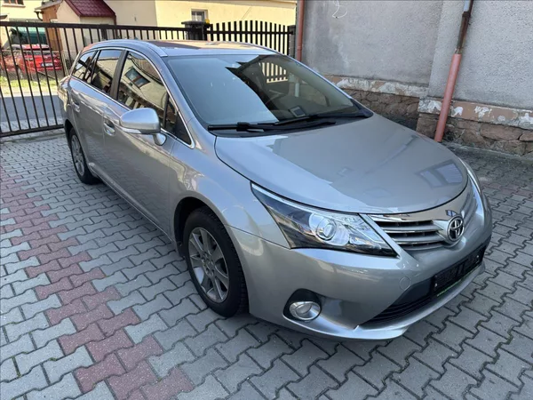 Toyota Avensis 1,8 TAŽNÉ