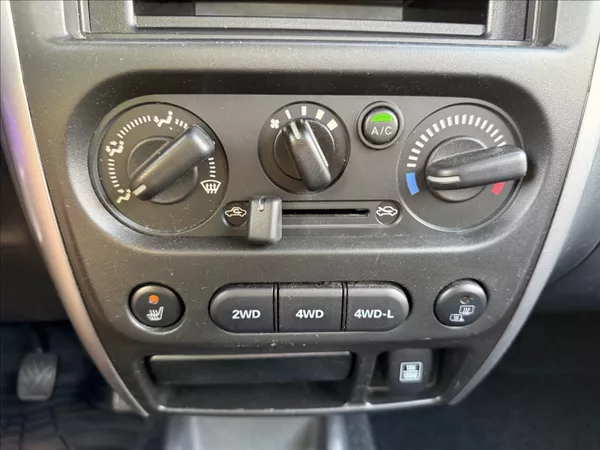 Suzuki Jimny 1,3 4x4 KLIMA TOP STAV - foto 16