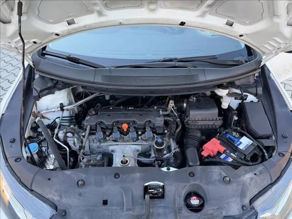 Honda Civic 1,8 i-VTEC COMFORT - foto 11