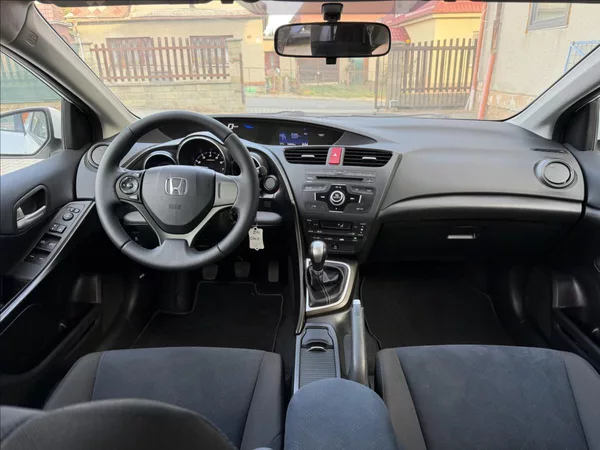 Honda Civic 1,8 i-VTEC COMFORT - foto 14