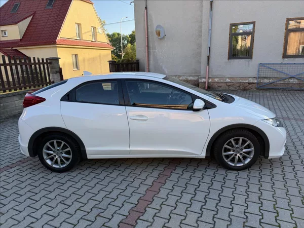 Honda Civic 1,8 i-VTEC COMFORT - foto 2