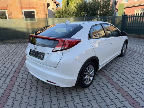 Honda Civic 1,8 i-VTEC COMFORT - foto 3