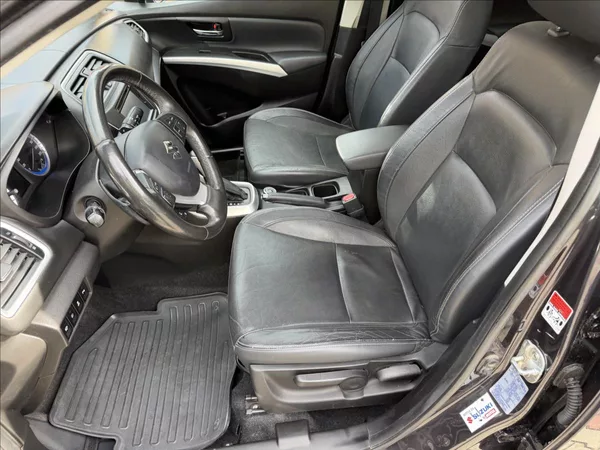 Suzuki SX4 S-Cross 1,6 4x4 AUTOMAT EXCLUSIVE - foto 12