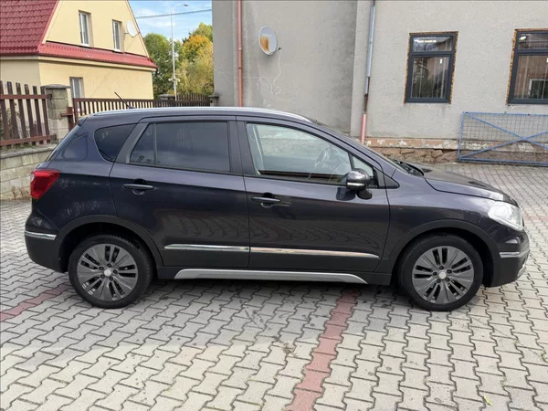 Suzuki SX4 S-Cross 1,6 4x4 AUTOMAT EXCLUSIVE - foto 2