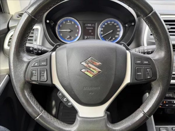 Suzuki SX4 S-Cross 1,6 4x4 AUTOMAT EXCLUSIVE - foto 22