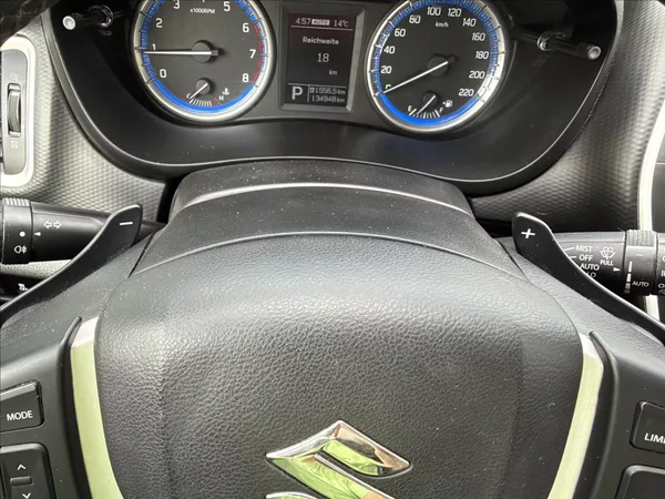 Suzuki SX4 S-Cross 1,6 4x4 AUTOMAT EXCLUSIVE - foto 23