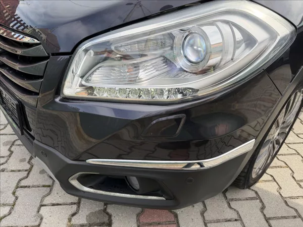 Suzuki SX4 S-Cross 1,6 4x4 AUTOMAT EXCLUSIVE - foto 25