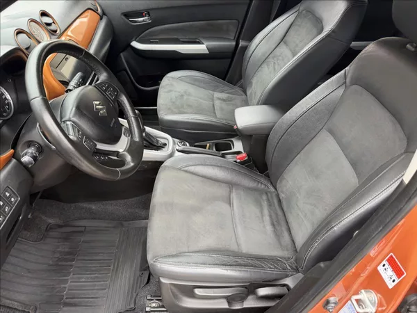 Suzuki Vitara 1,6 4x4 AUTOMAT - foto 12
