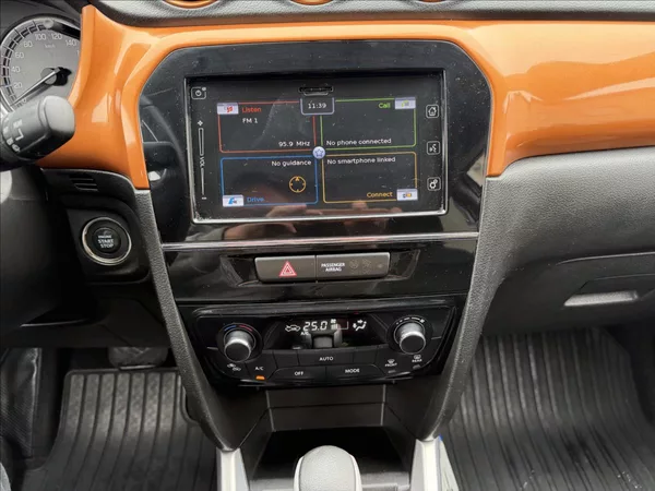 Suzuki Vitara 1,6 4x4 AUTOMAT - foto 16