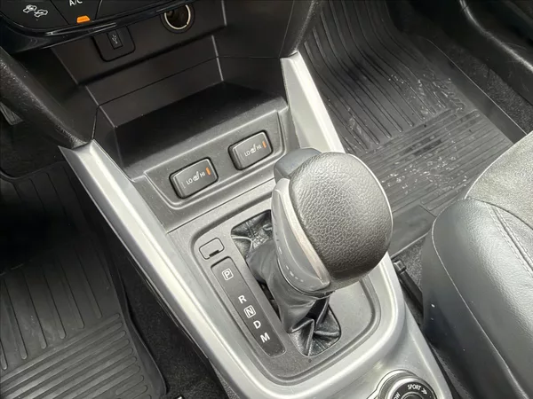 Suzuki Vitara 1,6 4x4 AUTOMAT - foto 17