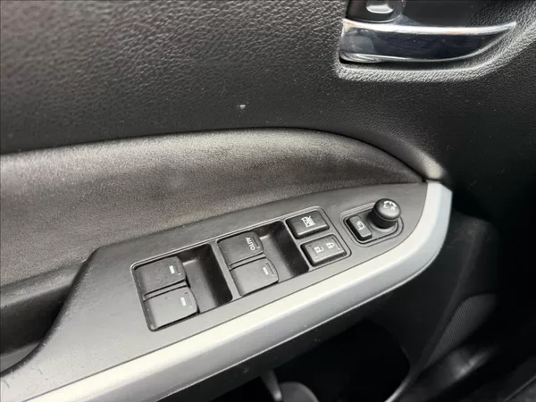 Suzuki Vitara 1,6 4x4 AUTOMAT - foto 19