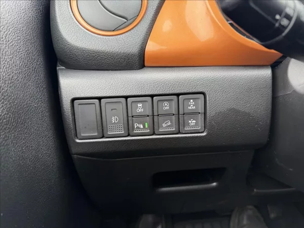 Suzuki Vitara 1,6 4x4 AUTOMAT - foto 20