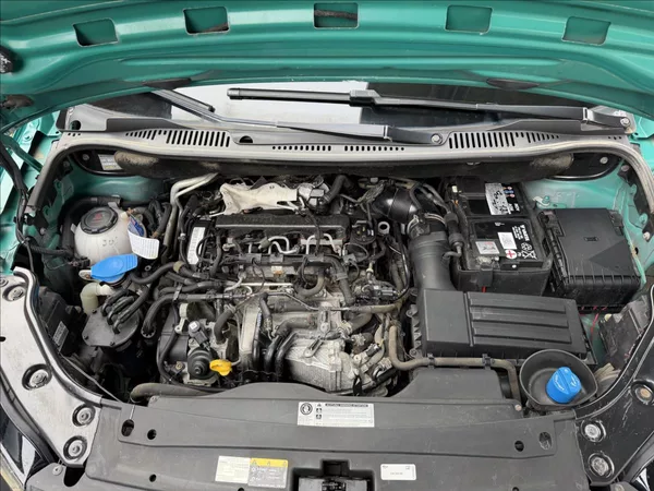 Volkswagen Caddy 2,0 TDI 5míst NAVIGACE - foto 11