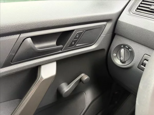 Volkswagen Caddy 2,0 TDI 5míst NAVIGACE - foto 18