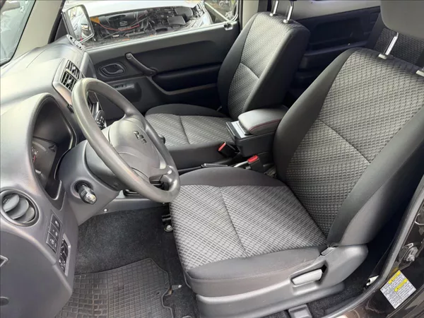Suzuki Jimny 1,3 4x4 TAŽNÉ - foto 12