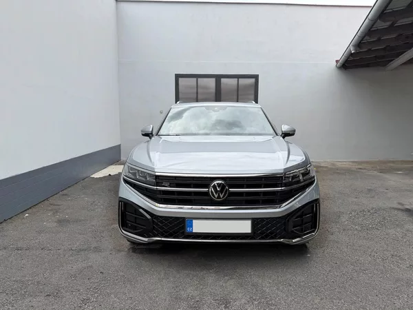 Volkswagen Touareg R-Line V6 3.0 TDI - foto 2