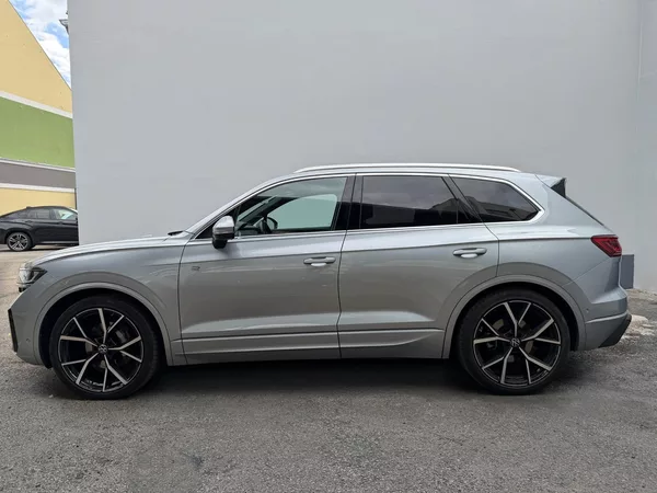 Volkswagen Touareg R-Line V6 3.0 TDI - foto 3
