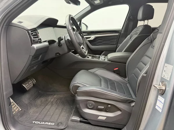 Volkswagen Touareg R-Line V6 3.0 TDI - foto 8