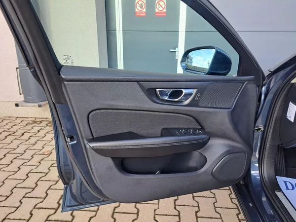 Volvo V60 2.0 B4 Momentum, ZÁRUKA - foto 15