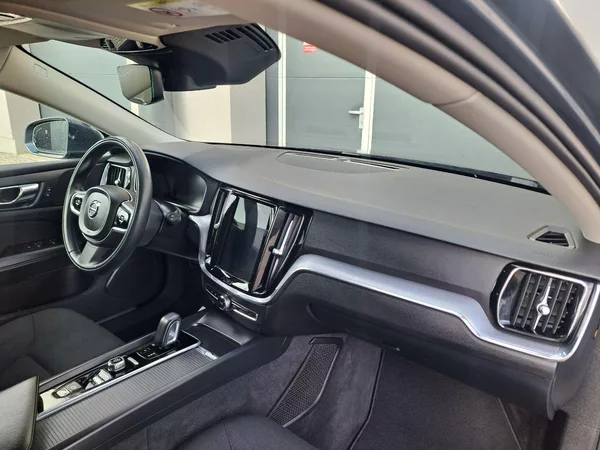 Volvo V60 2.0 B4 Momentum, ZÁRUKA - foto 18