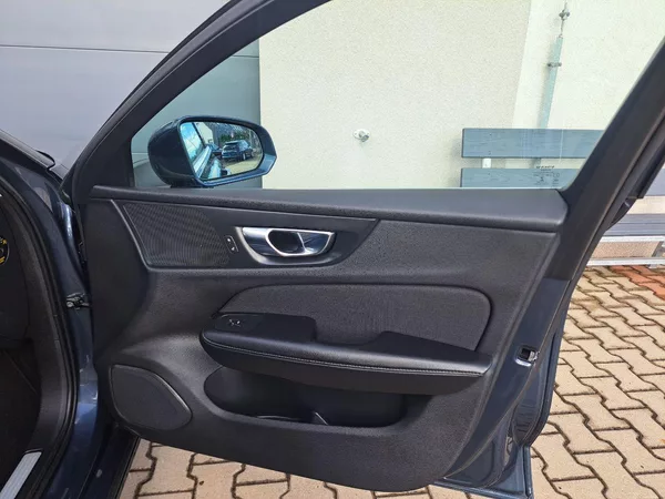 Volvo V60 2.0 B4 Momentum, ZÁRUKA - foto 19