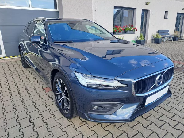 Volvo V60 2.0 B4 Momentum, ZÁRUKA - foto 2