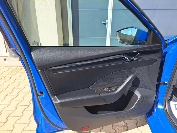 Škoda Octavia 1.0 TSI MHEV e-TEC, ZÁRUKA - foto 15