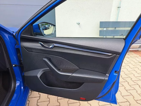 Škoda Octavia 1.0 TSI MHEV e-TEC, ZÁRUKA - foto 19
