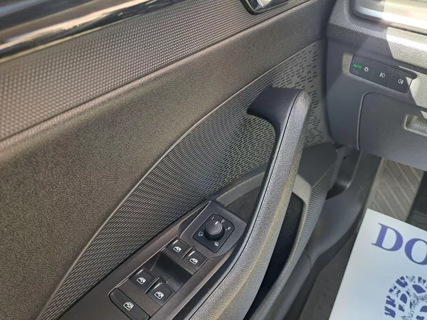 Škoda Octavia 1.0 TSI MHEV e-TEC, ZÁRUKA - foto 26