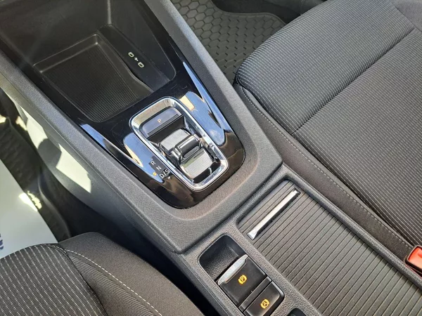 Škoda Octavia 1.0 TSI MHEV e-TEC, ZÁRUKA - foto 27