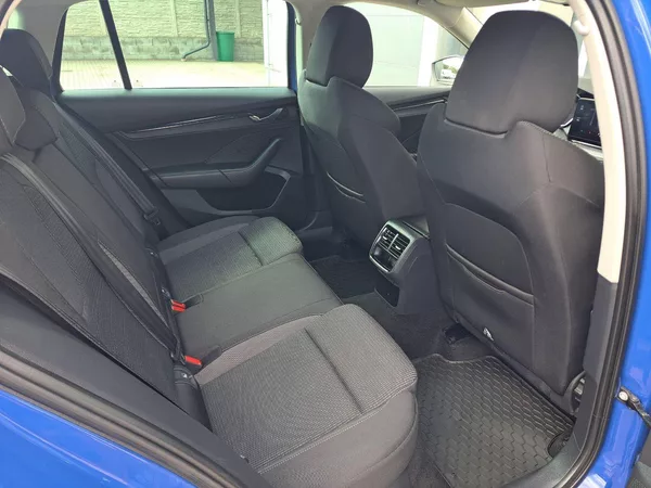 Škoda Octavia 1.0 TSI MHEV e-TEC, ZÁRUKA - foto 30