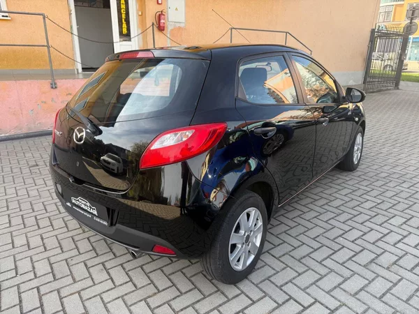 Mazda 2 1.3 16V - foto 4