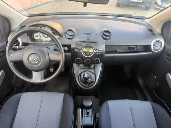Mazda 2 1.3 16V - foto 7