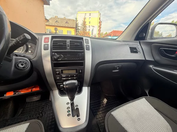 Hyundai Tucson 2.7i AUTOMAT ! - foto 8