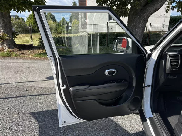 Kia Soul 1,6 GDi Automat 44t km Tažné - foto 10