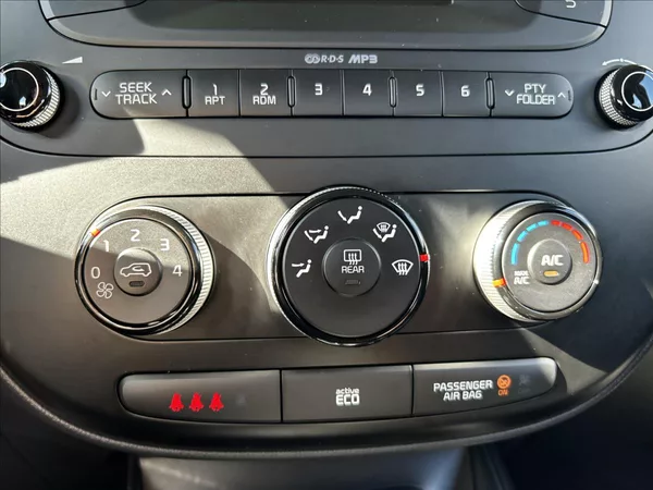 Kia Soul 1,6 GDi Automat 44t km Tažné - foto 19