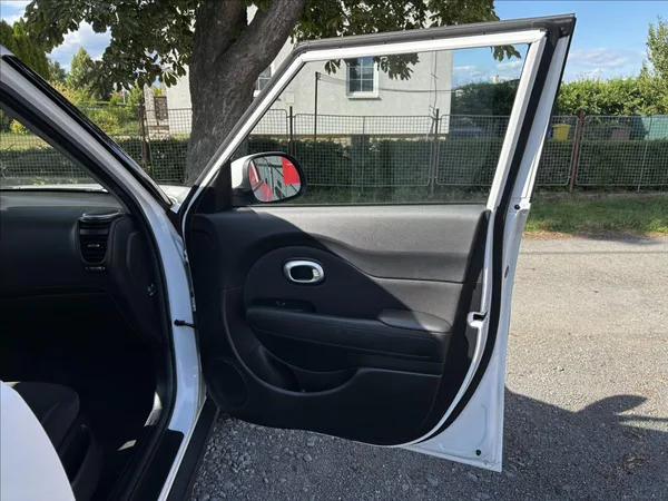 Kia Soul 1,6 GDi Automat 44t km Tažné - foto 28