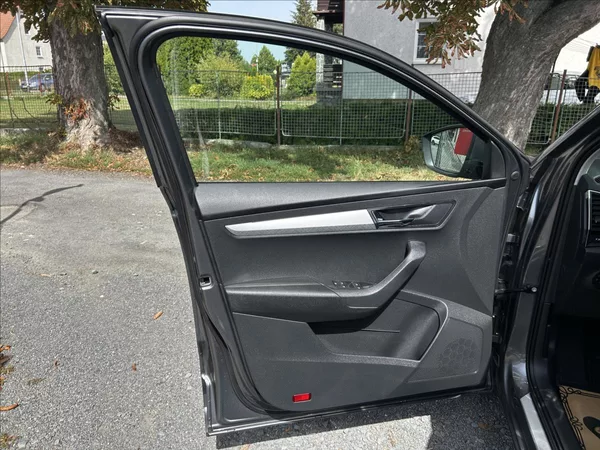 Škoda Karoq 1,0 TSi DPH Kessy,LED,1xMajit - foto 10