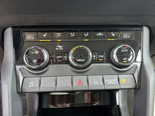 Škoda Karoq 1,0 TSi DPH Kessy,LED,1xMajit - foto 18