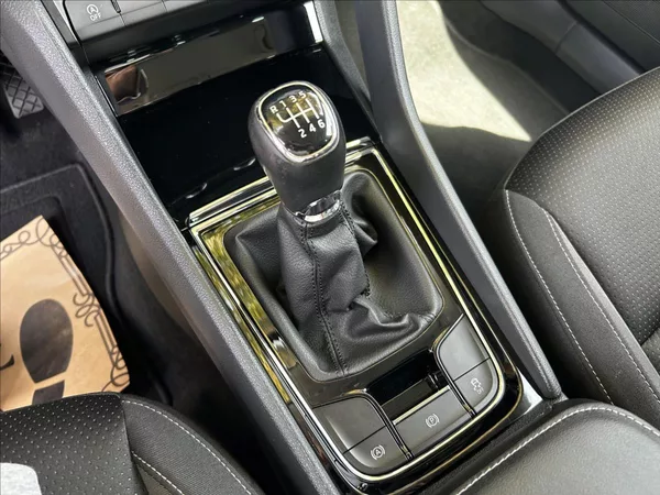 Škoda Karoq 1,0 TSi DPH Kessy,LED,1xMajit - foto 24