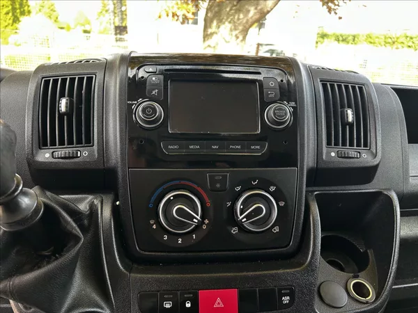 Citroën Jumper 2,2 HDi Tažné,Handsfree,Senzo - foto 13