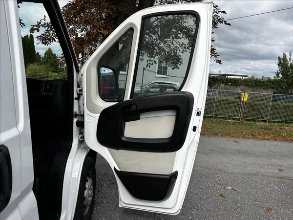 Citroën Jumper 2,2 HDi Tažné,Handsfree,Senzo - foto 24
