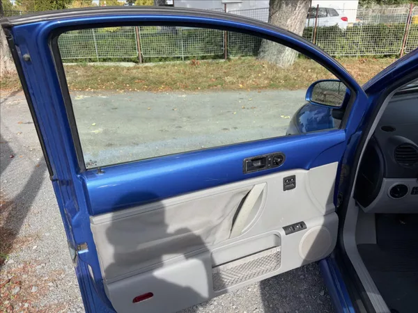 Volkswagen New Beetle 1,9 TDi 66 kW Klima,VyhřSedad - foto 10