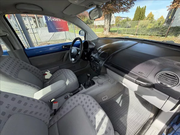 Volkswagen New Beetle 1,9 TDi 66 kW Klima,VyhřSedad - foto 21