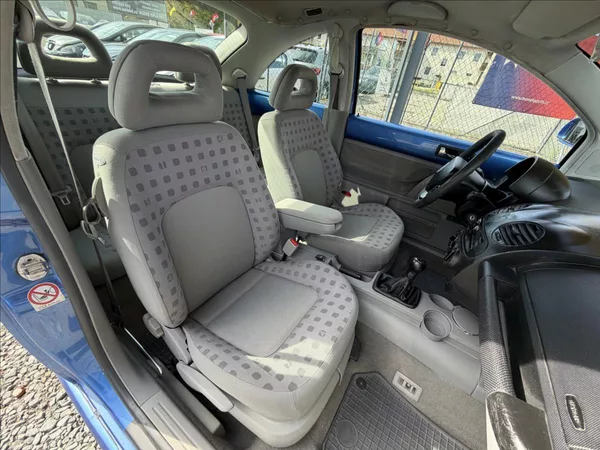 Volkswagen New Beetle 1,9 TDi 66 kW Klima,VyhřSedad - foto 22