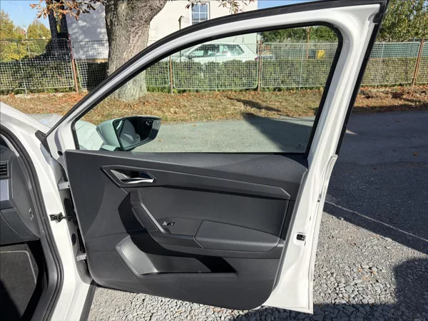Seat Arona 1,0 TSi DPH ParkPilot,LED,Kes - foto 31