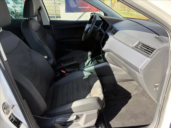 Seat Arona 1,0 TSi DPH ParkPilot,LED,Kes - foto 32