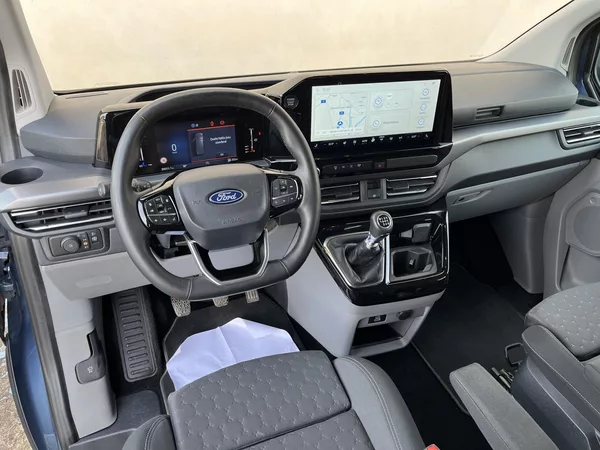 Ford Tourneo Custom L2*TITANIUM*2xŠOUPKY*8m*KAMERA - foto 11