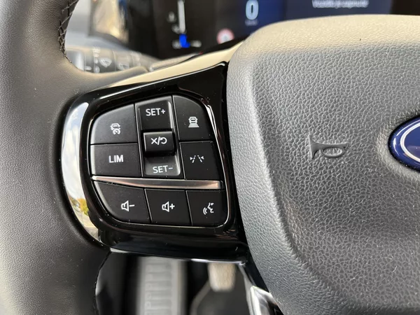 Ford Tourneo Custom L2*TITANIUM*2xŠOUPKY*8m*KAMERA - foto 33