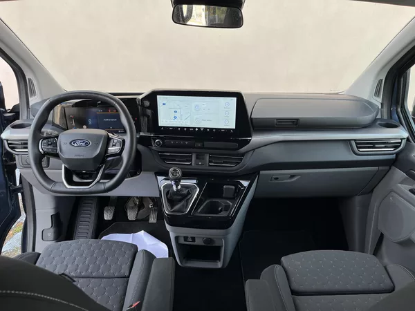 Ford Tourneo Custom L2*TITANIUM*2xŠOUPKY*8m*KAMERA - foto 9